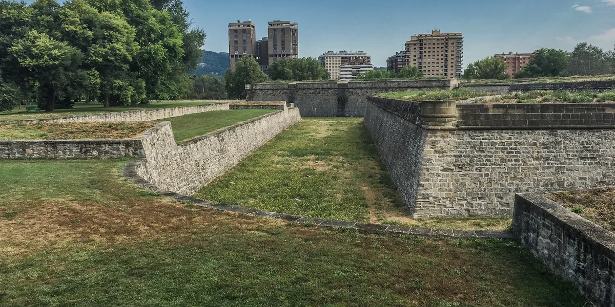 pamplona-murallas-contexto-local-desktop-v3