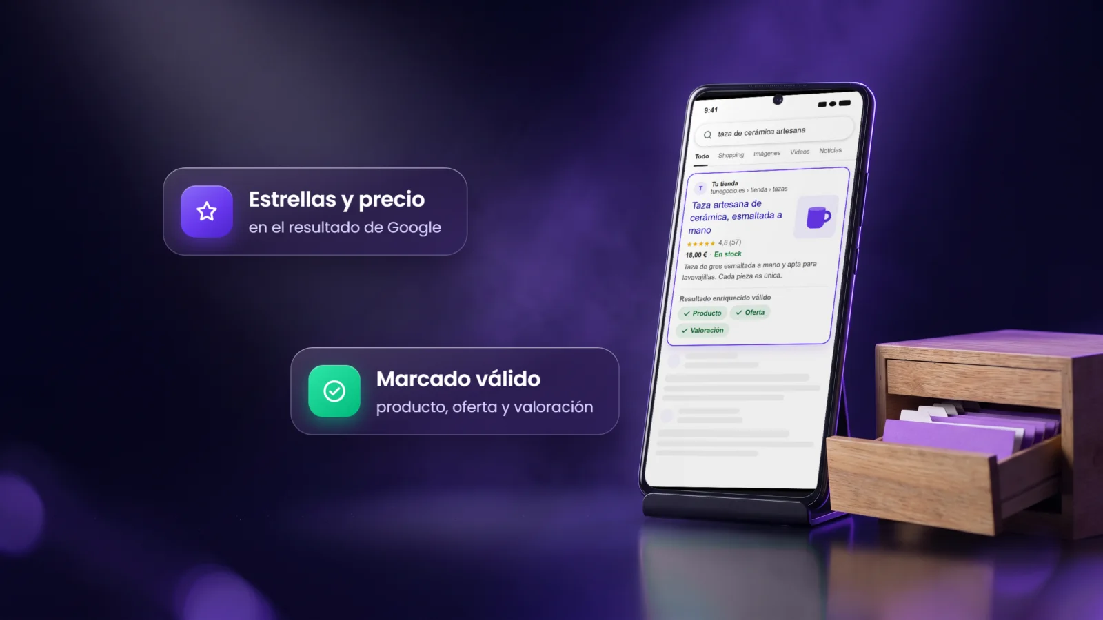 Móvil con un resultado enriquecido de Google con estrellas, precio y disponibilidad, junto a una cajonera de fichas violetas