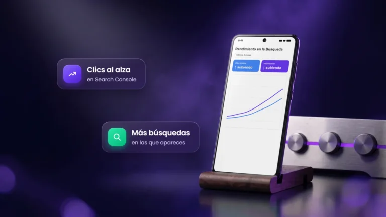 Móvil con el informe de rendimiento de Search Console y la línea de clics que sube, junto a tres diales